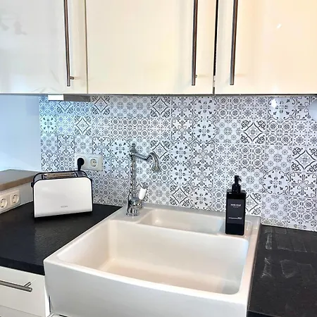 Apartment Modernes Designer Mit Balkon 5 Min Zum Oktoberfest & *